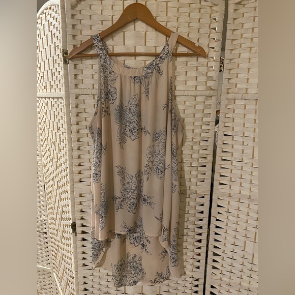 Torrid | Floral Print Pastel Pink Blouse - Picture 10 of 11